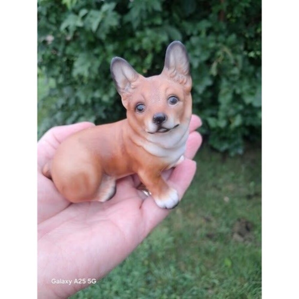 Vintage Corgi Ceramic Dog Signed JK and Numbered Corgi Lover Glazed Figurine - Picture 4 of 9
